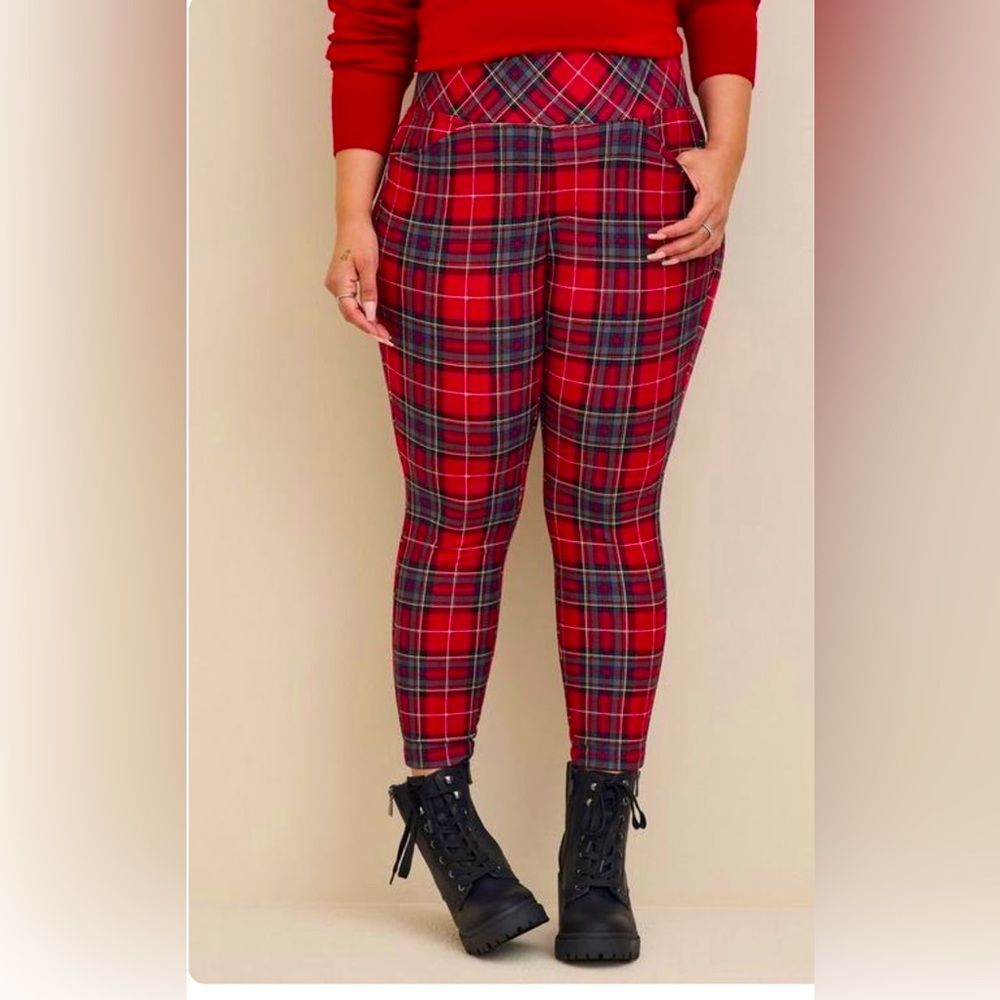 Torrid Plaid Pixie Pants Stretch Ponte Knit Pull on Skinny Cropped Red Black 2X